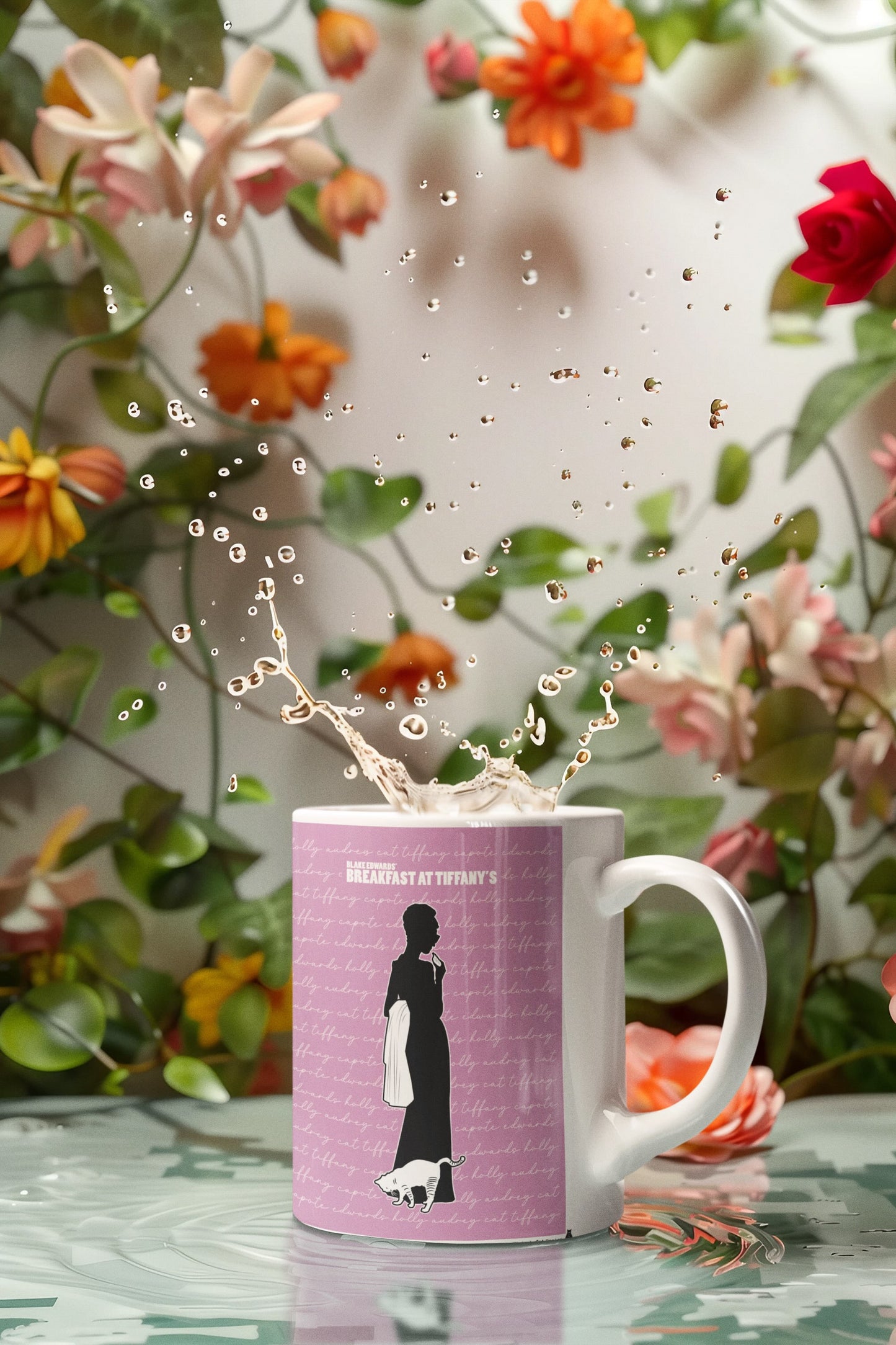 Breakfast at Tiffany’s – Audrey Hepburn – Taza Artística | minimalcatdesign